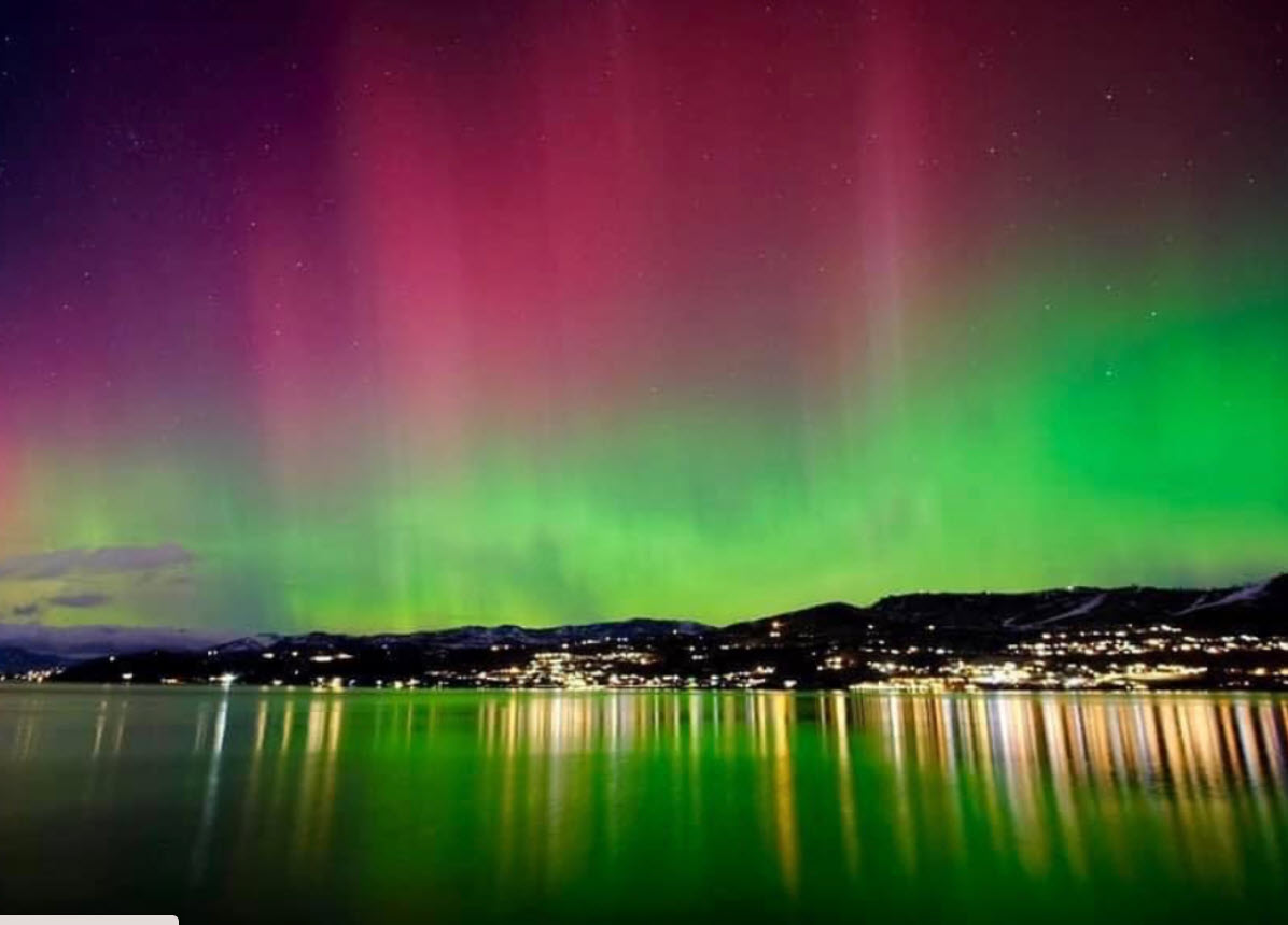 are the northern lights visible in washington state this evening？