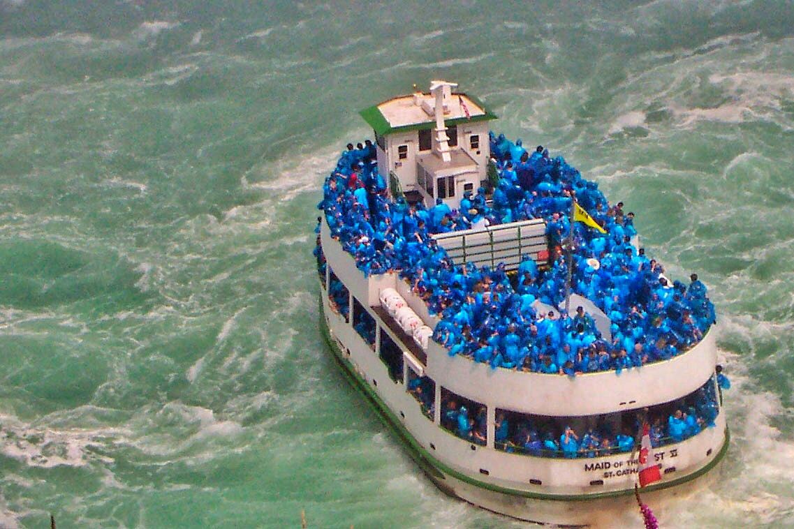 maid of the mist or hornblower：mist maid or horn blower