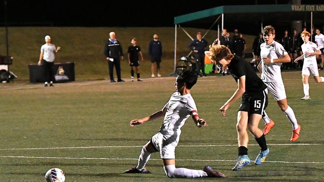 moeller vs st ignatius soccer:moeller takes on st ignatius in soccer showdown