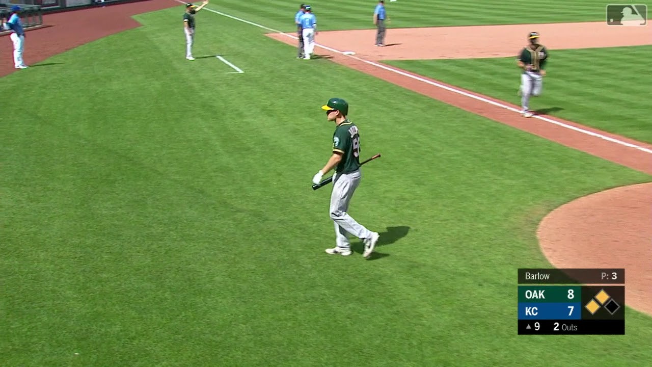 catch and carry rule baseball:pick up and transport regulation in baseball