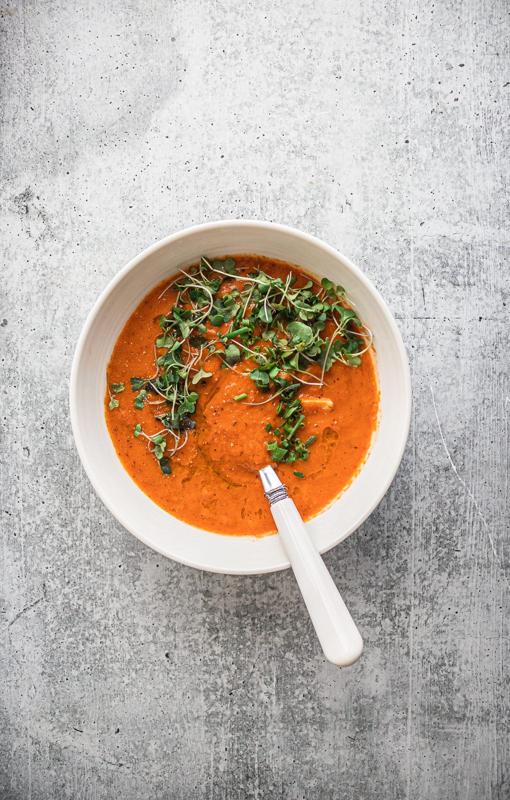 creamy gouda-infused roasted red pepper soup recipe
