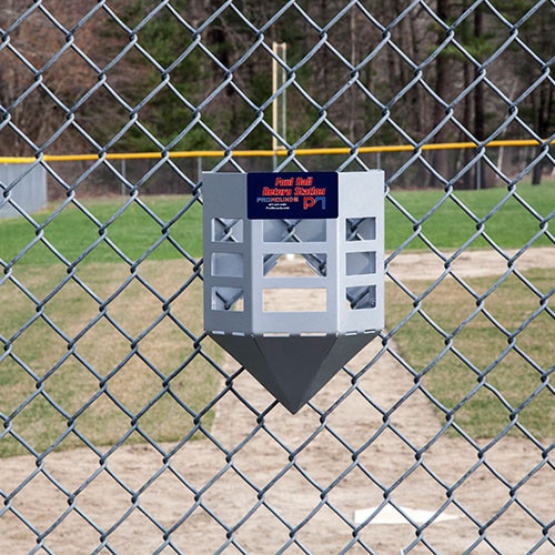 foul ball return station:foul ball retrieval point