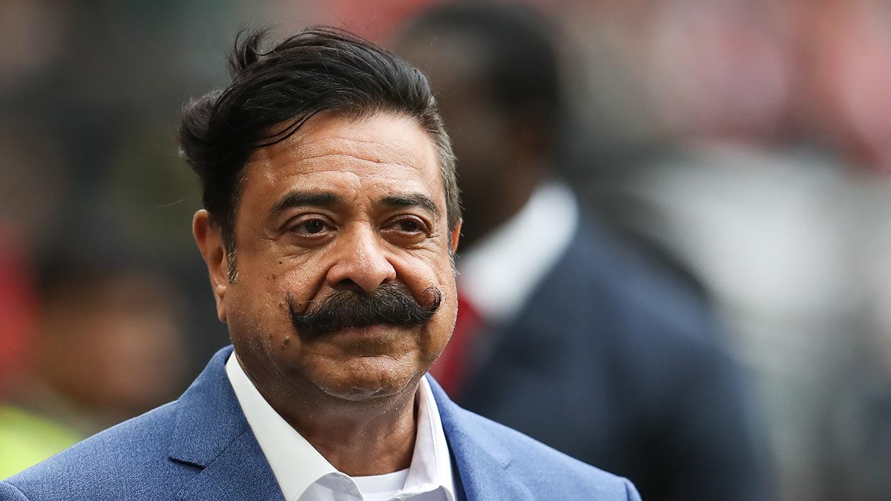 shad khan criticizes coaching staff of the jaguars.