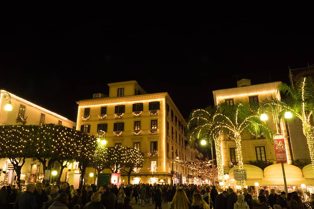 christmas lights sorrento:festive illumination at sorrento old town