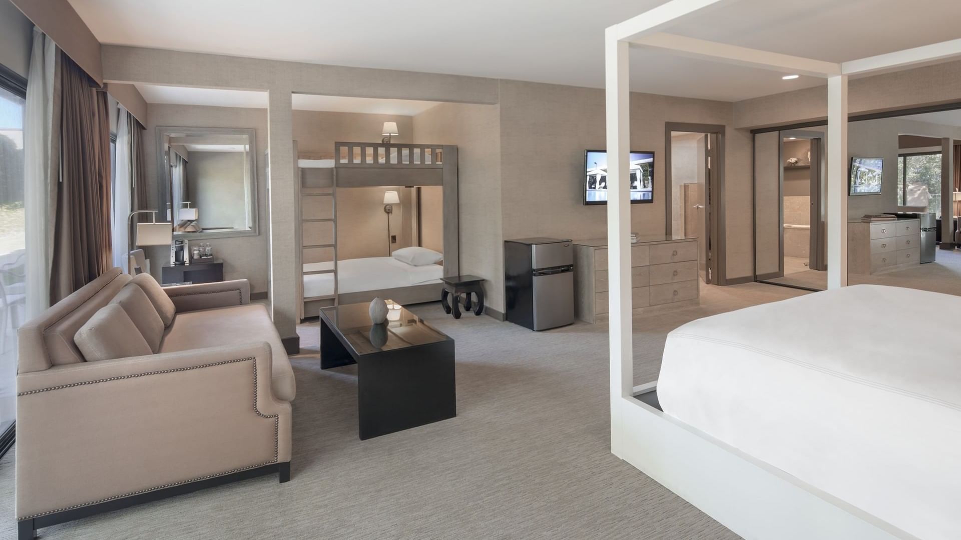 hotel room family:family hotel accommodation