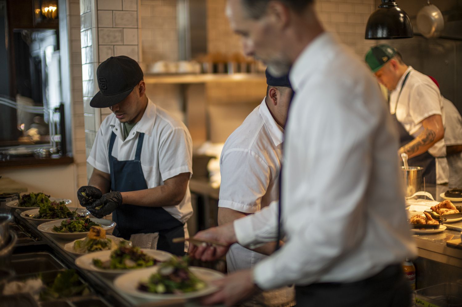 how do fancy restaurants stay afloat：how do upscale restaurants remain profitable