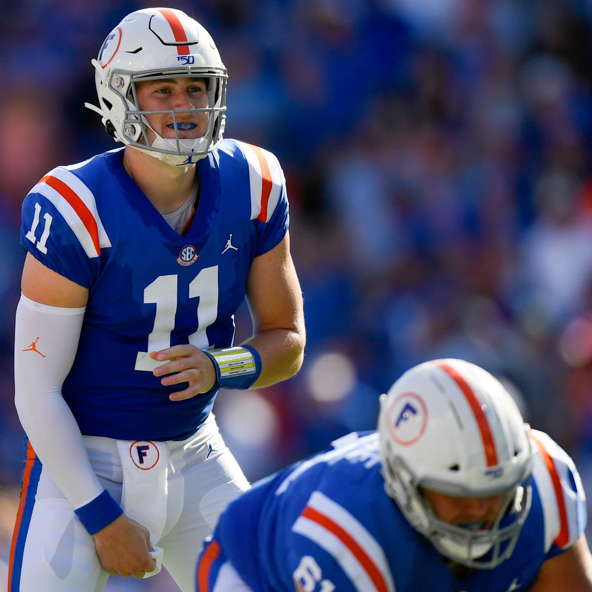 what a tentative quarterback throws：a hesitant signal-caller's pass