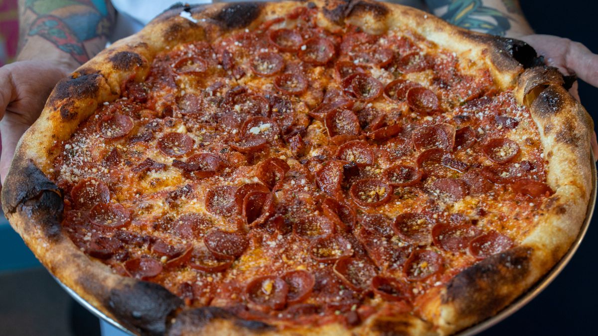 pizza burien wa:pizza in burien wa