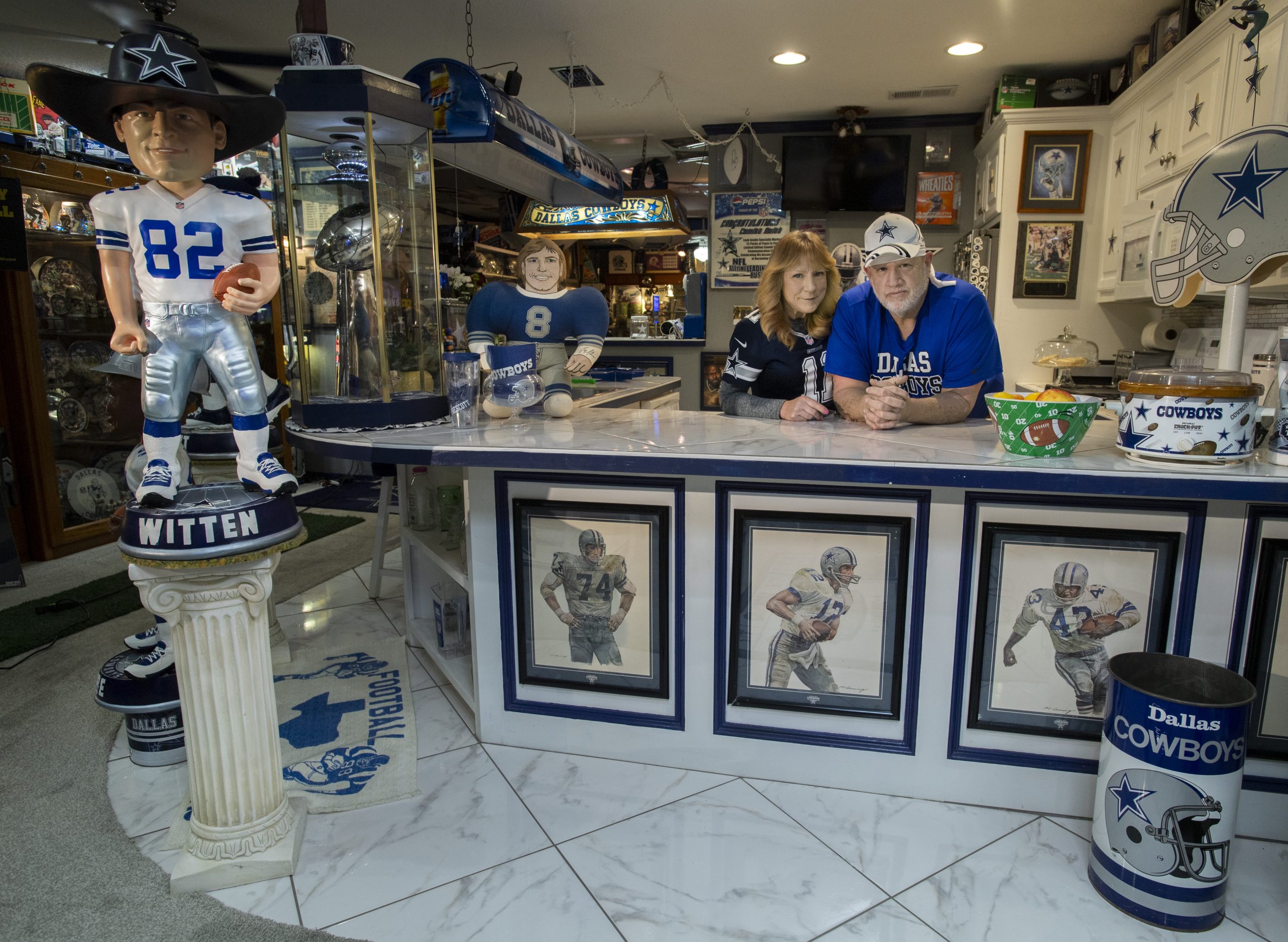 dallas cowboy memorabilia：dallas cowboy collectibles