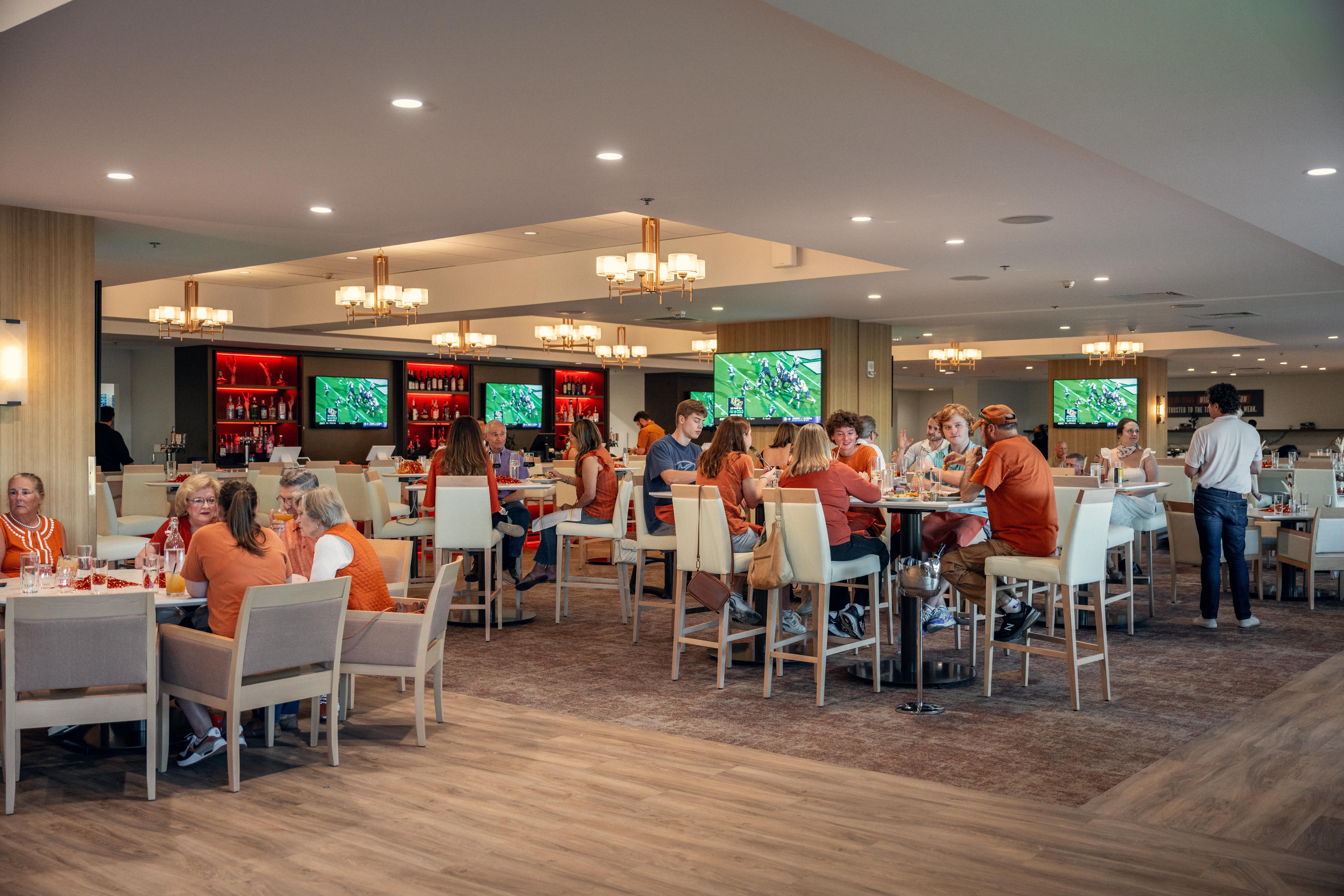the university of texas club closing down:closure of the university of texas club
