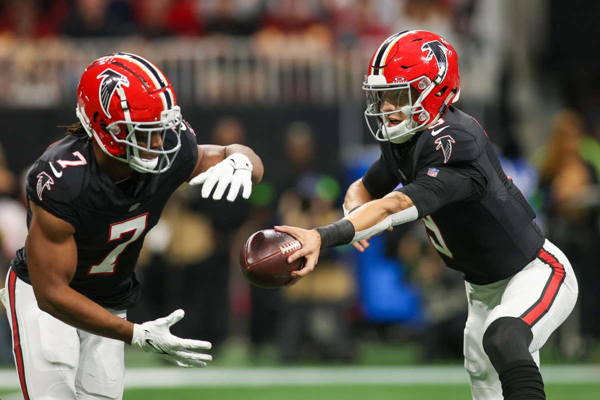 falcons throwback uniforms:atlanta retro falcon jerseys