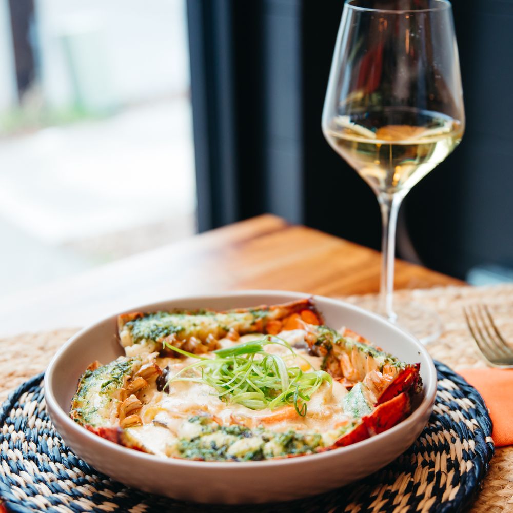Best Restaurants in Bluffton Texas: (Locals Top Picks!)
